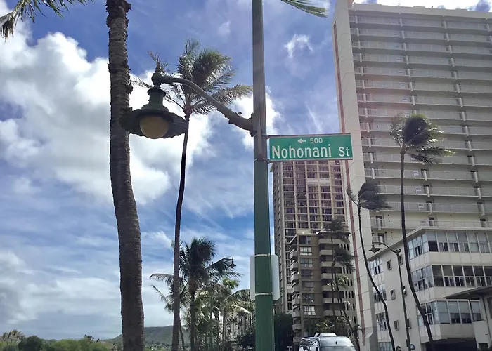 Holiday Surf Hotel