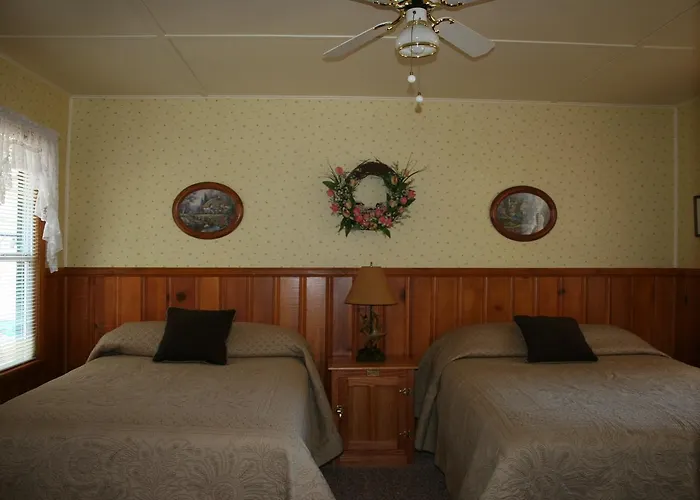 Quail Cove Lakeside Lodge