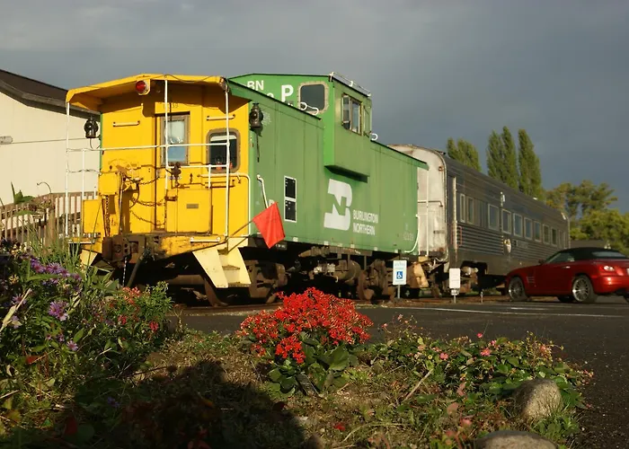 Red Caboose Getaway Bed & Breakfast