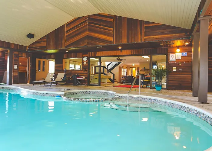 Lodge At Beaver Lake Bed And Breakfast