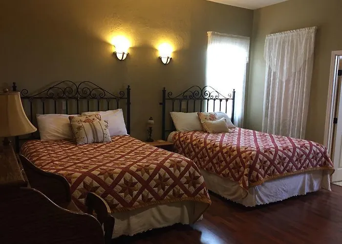 Virgil'S Corner B & B