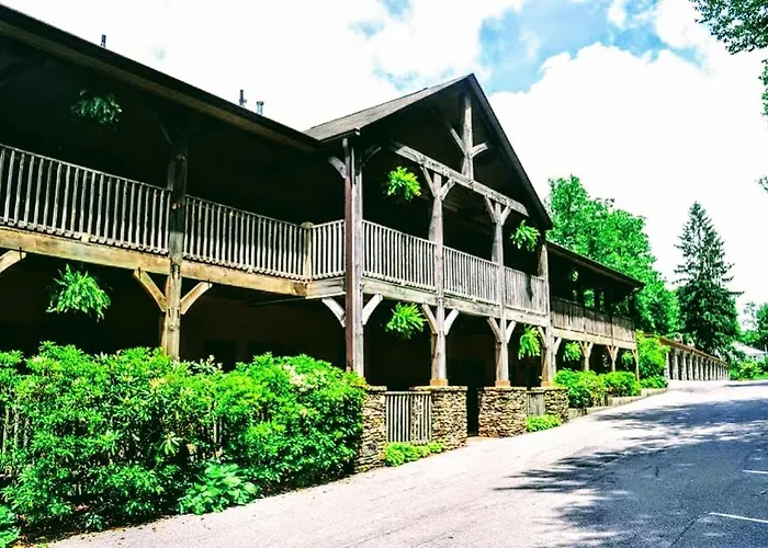 Mitchells Lodge And Cottages
