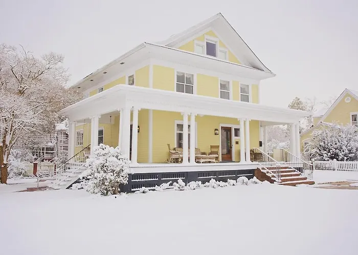 Clifton House - Observatory - King Suite, Sleeps 4, Mississippi River Views Natchez, United States