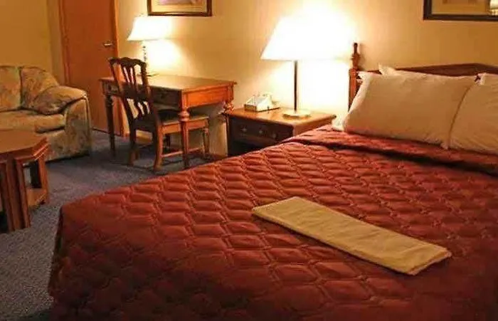 Iron Road Inn
