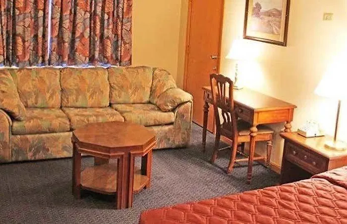 Iron Road Inn