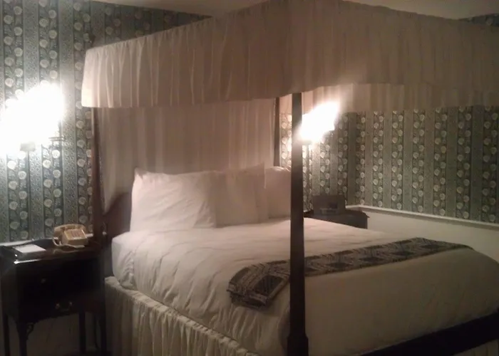 Old Sturbridge Inn & Reeder Family Lodges