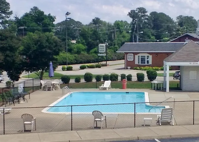 Quarterpath Inn & Suites