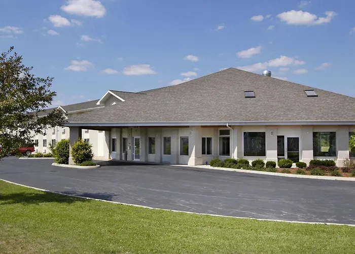 Baymont By Wyndham Dowagiac Hotel, United States