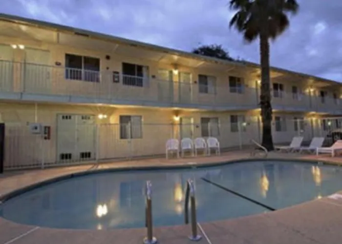 Bridgeway & Suites