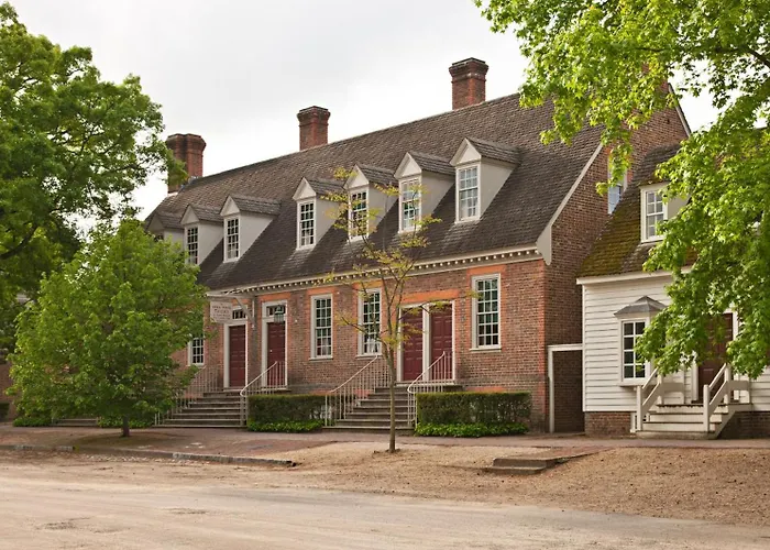 Colonial Houses, An Official Colonial Williamsburg Hotel