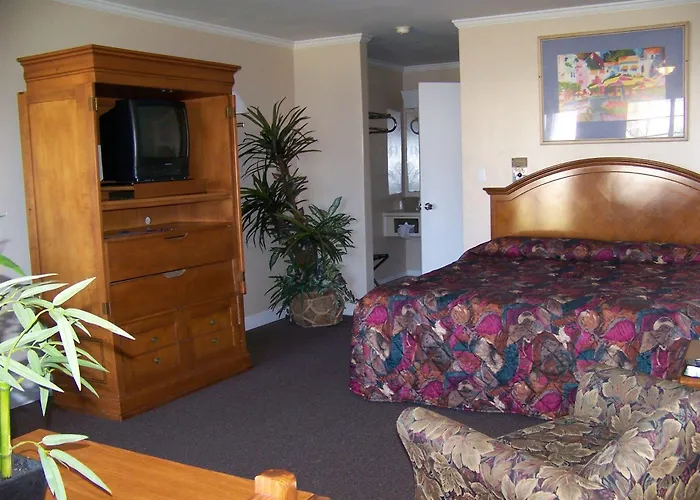 Emerald Sands Inn