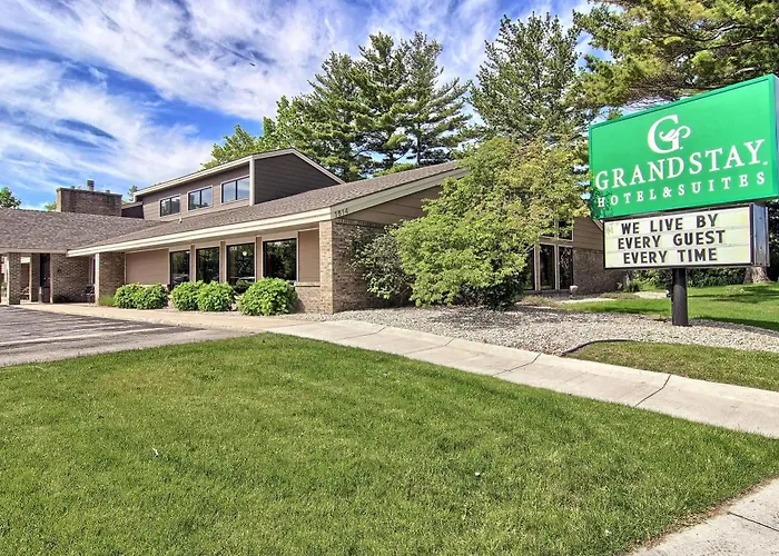 Blossom Hotel & Suites Traverse City