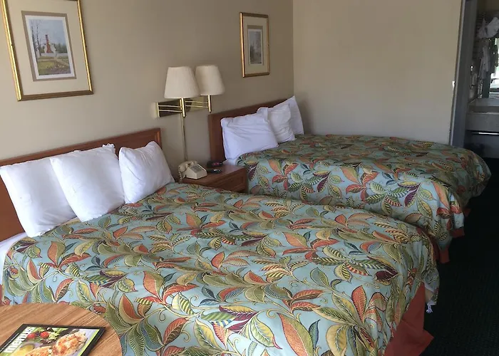 Quarterpath Inn & Suites
