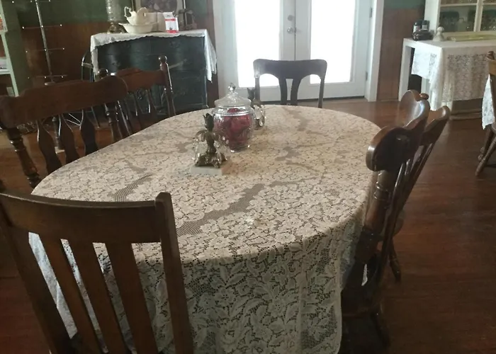 Sedgwick Antique Inn, United States