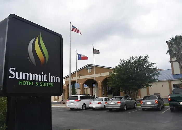 Summit Inn Hotel & Suites