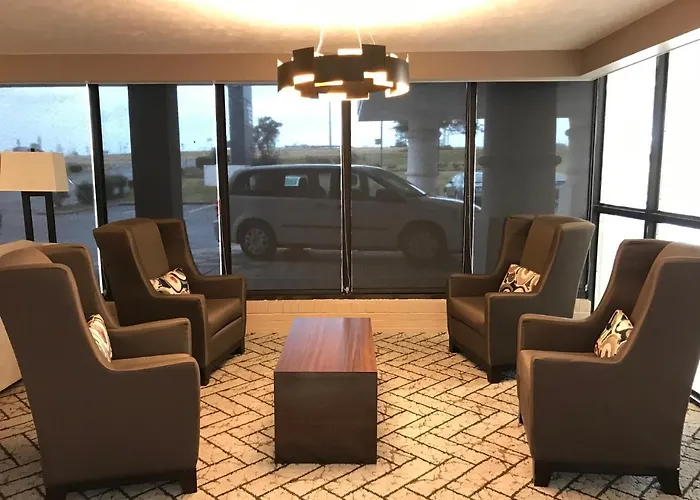 Ramada By Wyndham Texarkana