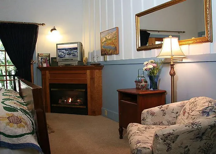 Old Crocker Inn