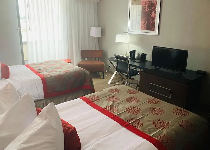 Ramada By Wyndham Texarkana