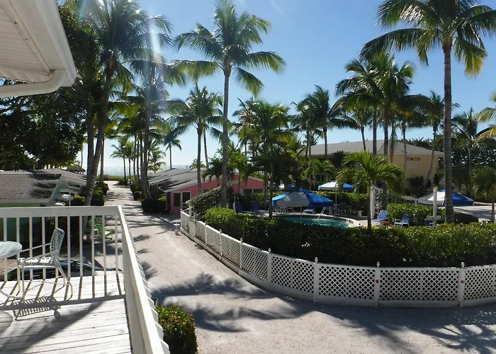 Waterside Inn On The Beach