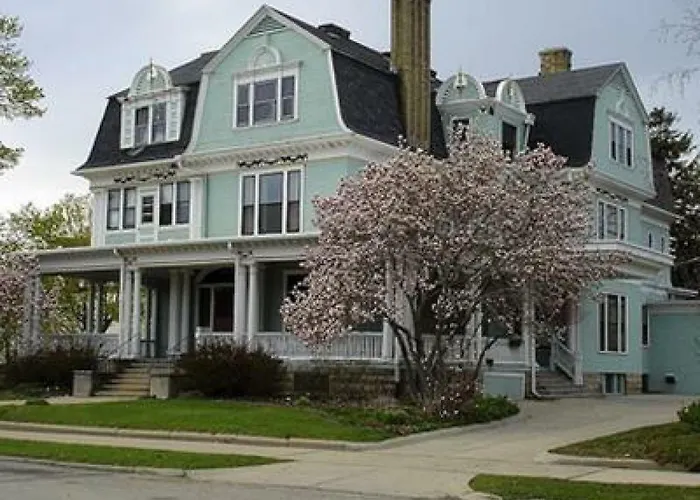 Christmas House Bed & Breakfast Racine, United States