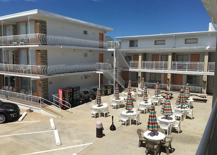 Trylon Beach Resort