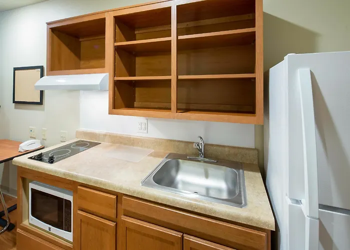 Woodspring Suites Springfield