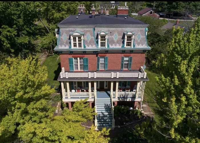 Inn At Felt Manor
