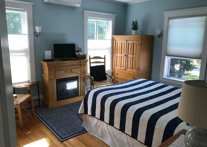 Bayberry Inn Bed & Breakfast