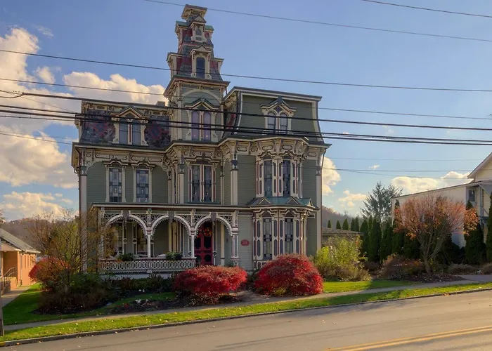 Montgomery Mansion B&B Claysville, United States