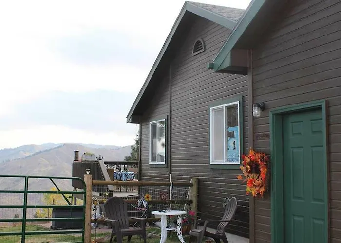 C&M Bunkhouse