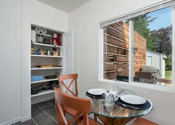Mother In Law Suite With Private Hot Tub--Downtown North Bend, United States