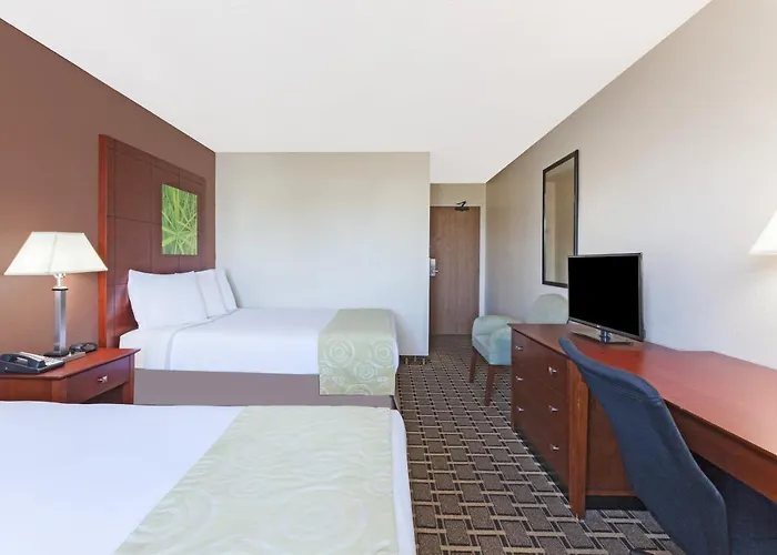 Super 8 By Wyndham Flint Township Miller Rd/Bishop Airport