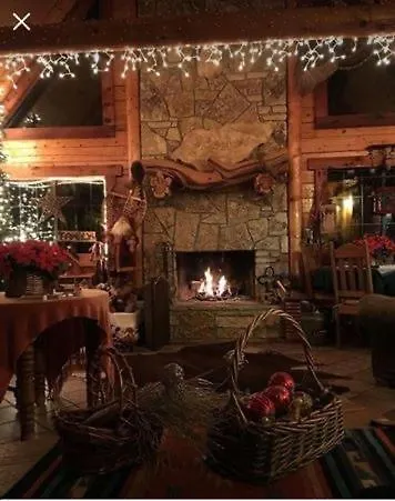 Cedars On The Brazos B&B/Inn Glen Rose, United States