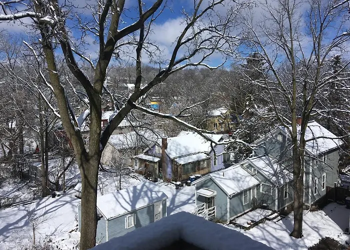 Baxter House Bed & Breakfast And Apartment