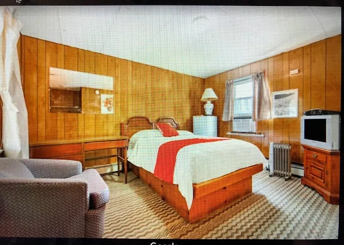 Monmouth Oyo Hotel Neptune, United States