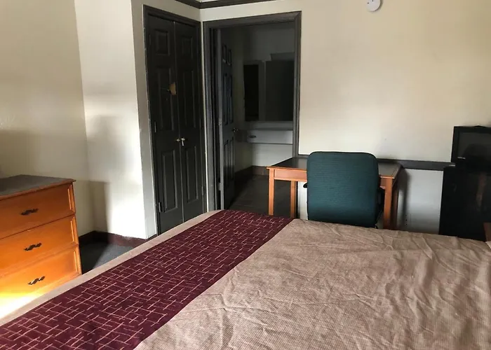 Airport Inn And Suites