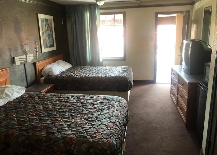 Airport Inn And Suites